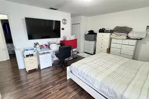 8732 NW 107 Terrace, Hialeah Gardens, FL 33018 - Photo 15