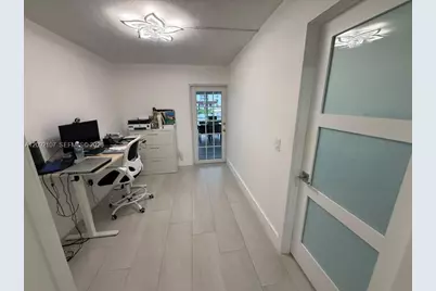 1324 W 71st St, Hialeah, FL 33014 - Photo 13