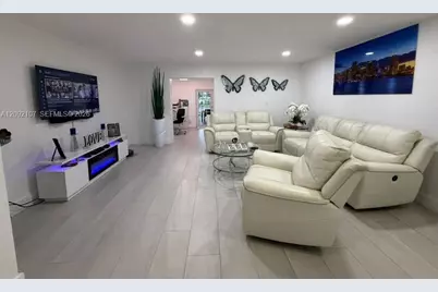 1324 W 71st St, Hialeah, FL 33014 - Photo 5