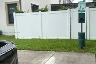 3301 W 89th Terrace, Hialeah, FL 33018 - Photo 9