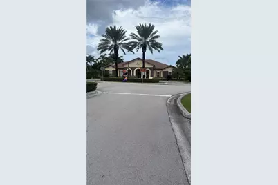 3301 W 89th Ter, Hialeah, FL 33018 - Photo 15