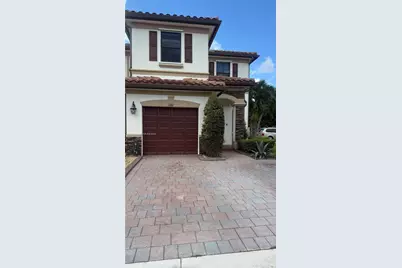 3301 W 89th Ter, Hialeah, FL 33018 - Photo 5