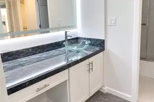 20301 W Country Club Dr, Aventura, FL 33180 - Photo 25