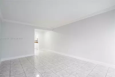7640 Carlyle Ave #10A, Miami Beach, FL 33141 - Photo 5