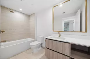 77 SE 5th St, Miami, FL 33131 - Photo 9