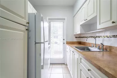 7640 Carlyle Ave #5A, Miami Beach, FL 33141 - Photo 7