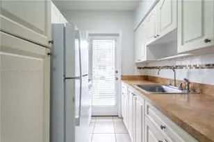 7640 Carlyle Ave, Miami Beach, FL 33141 - Photo 7