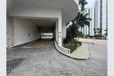 5555 Collins Ave #14G, Miami Beach, FL 33140 - Photo 49