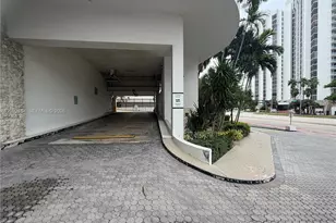 5555 Collins Ave, Miami Beach, FL 33140 - Photo 49