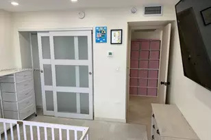 5555 Collins Ave, Miami Beach, FL 33140 - Photo 15