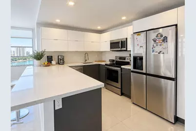 2750 NE 183rd St #1009, Aventura, FL 33160 - Photo 3