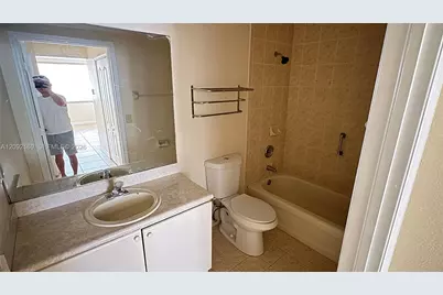 17650 NW 73rd Ave #104-18, Hialeah, FL 33015 - Photo 13