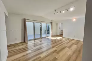 10909 SW 117th Pl, Miami, FL 33186 - Photo 17