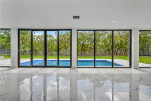 9505 SW 67th Ave, Pinecrest, FL 33156 - Photo 13