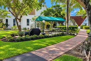 1000 NE 14th Ave, Hallandale Beach, FL 33009 - Photo 19