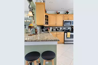 1000 NE 14th Ave #703, Hallandale Beach, FL 33009 - Photo 5