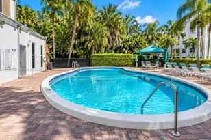 1000 NE 14th Ave, Hallandale Beach, FL 33009 - Photo 17