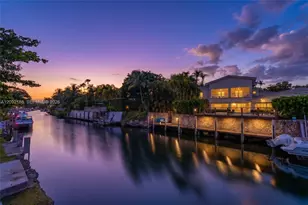 739 S Alhambra Cir, Coral Gables, FL 33146 - Photo 1
