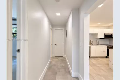 551 NE 26th St #w, Wilton Manors, FL 33305 - Photo 13