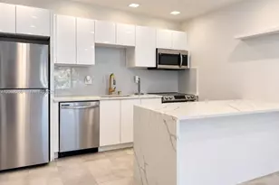 551 NE 26th St, Wilton Manors, FL 33305 - Photo 1