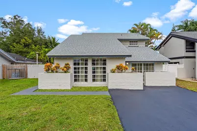 8351 SW 39th Ct, Davie, FL 33328 - Photo 3