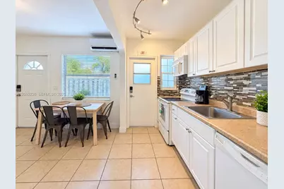 1639 Hayes St #2, Hollywood, FL 33020 - Photo 3
