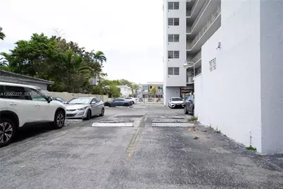 7850 Byron Ave #207, Miami Beach, FL 33141 - Photo 31