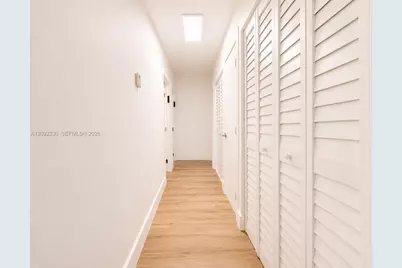 400 Kings Point Dr #1224, Sunny Isles Beach, FL 33160 - Photo 5