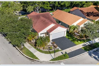 890 San Remo Dr, Weston, FL 33326 - Photo 1