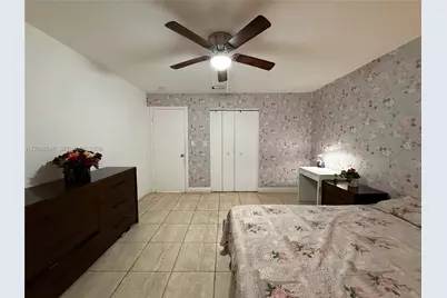 1114 NW 76th St, Miami, FL 33150 - Photo 13