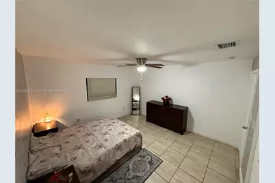 1114 NW 76th St, Miami, FL 33150 - Photo 11
