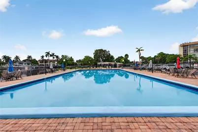 2000 Atlantic Shores Blvd #120, Hallandale Beach, FL 33009 - Photo 31