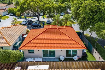 5771 NW 98th Ct, Doral, FL 33178 - Photo 11