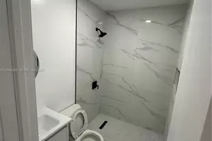 821 NW 20th Ave, Miami, FL 33125 - Photo 7
