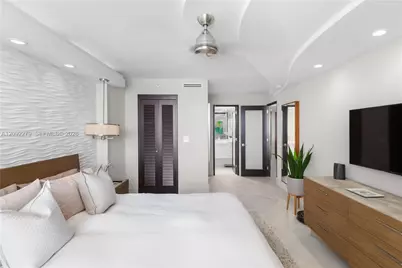 2555 Collins Ave #2205, Miami Beach, FL 33140 - Photo 19