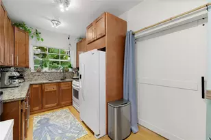 1005 Meridian Ave, Miami Beach, FL 33139 - Photo 11