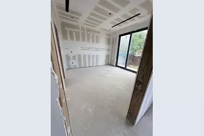 3075 NW 17th St, Miami, FL 33125 - Photo 5