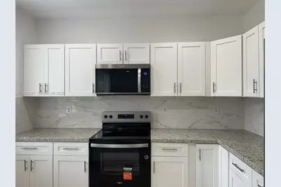 2031 SE 14th Ct #2031, Homestead, FL 33035 - Photo 3