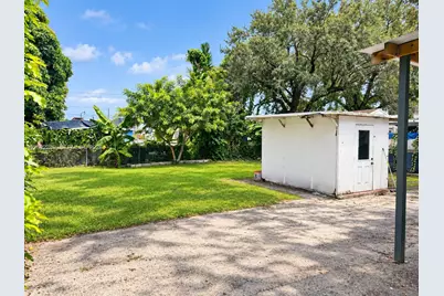 3229 NW 34th St, Miami, FL 33142 - Photo 7
