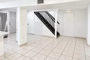 3229 NW 34th St, Miami, FL 33142 - Photo 13