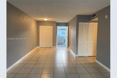 1735 W 60th St #M301, Hialeah, FL 33012 - Photo 9