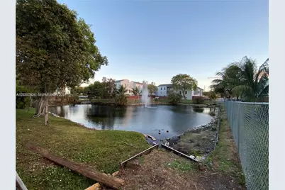 1735 W 60th St #M301, Hialeah, FL 33012 - Photo 29