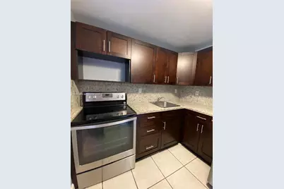 1735 W 60th St #M301, Hialeah, FL 33012 - Photo 5