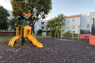 1735 W 60th St, Hialeah, FL 33012 - Photo 27