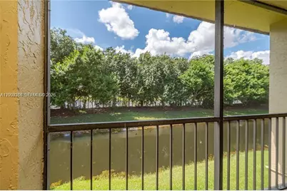 321 Lakeview Dr #204, Weston, FL 33326 - Photo 5