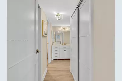 20301 W Country Club Dr #622, Aventura, FL 33180 - Photo 23