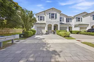 2605 SE 10th St, Homestead, FL 33035 - Photo 3