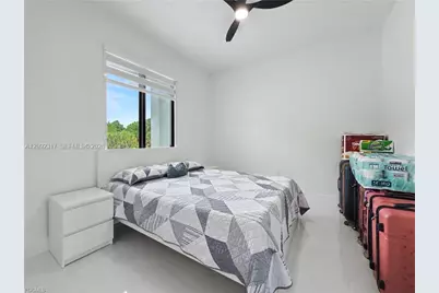 402 Thompson Ave, Lehigh Acres, FL 33972 - Photo 5