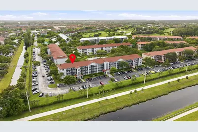 1400 SW 124th Ter #202Q, Pembroke Pines, FL 33027 - Photo 9