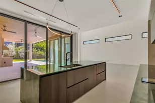 135 SW 29th Rd, Miami, FL 33129 - Photo 13